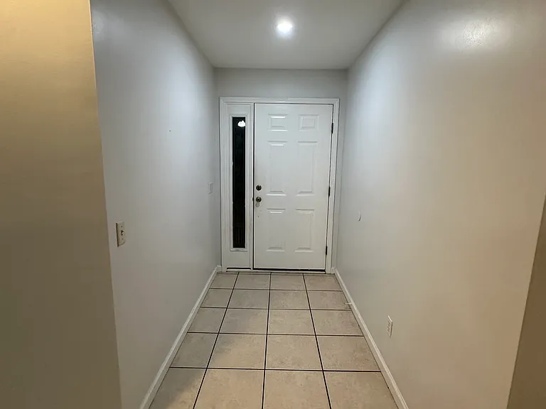 174 Treasure Palm Dr — Photo 3