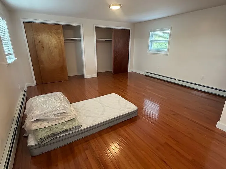 1502 Luzerne St — Photo 10