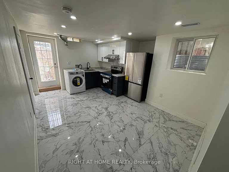 31 Orleans Dr #BASEMENT — Photo 10