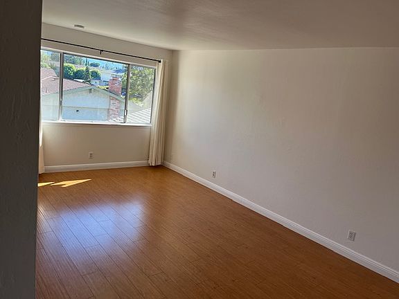 5th image of 1577 Brookvale Dr APT 3