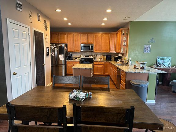 2nd image of 1137 Hayward Cir