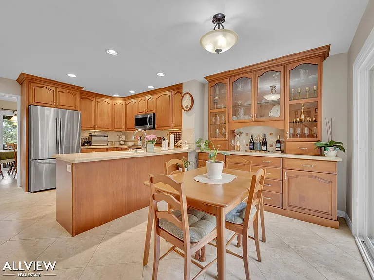 17547 Devereux Rd — Photo 31