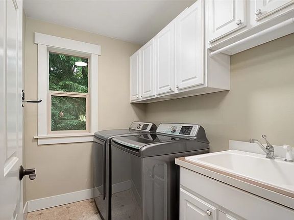 3rd image of 6614 Lake Washington Blvd SE