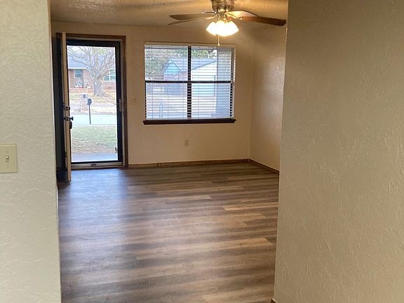2nd image of 909 S Avery Dr