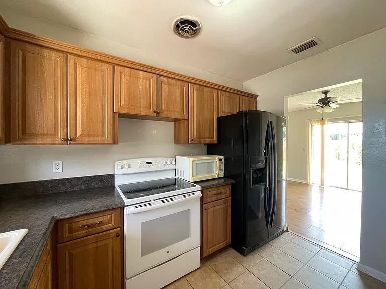 14872 SW 35th Cir — Photo 7