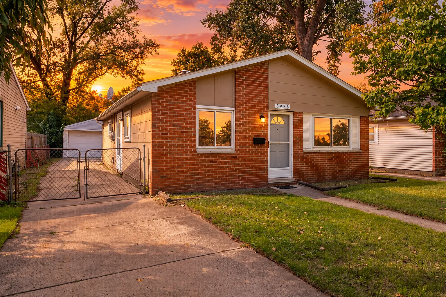 3 bed, 936 sqft, $1,350 — Photo 1