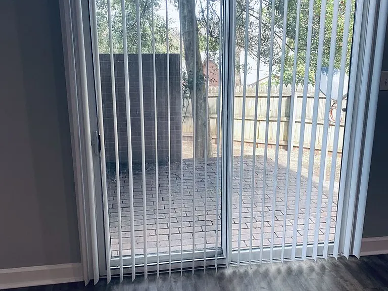 205 Forest View Ct — Photo 15