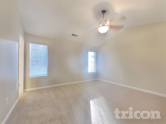 5th image of 620 Bluff Dr
