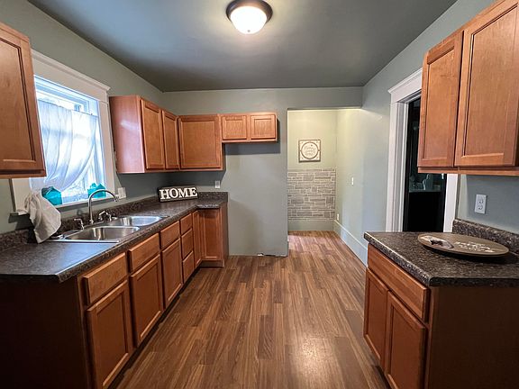 3rd image of 107 Sharon Ave