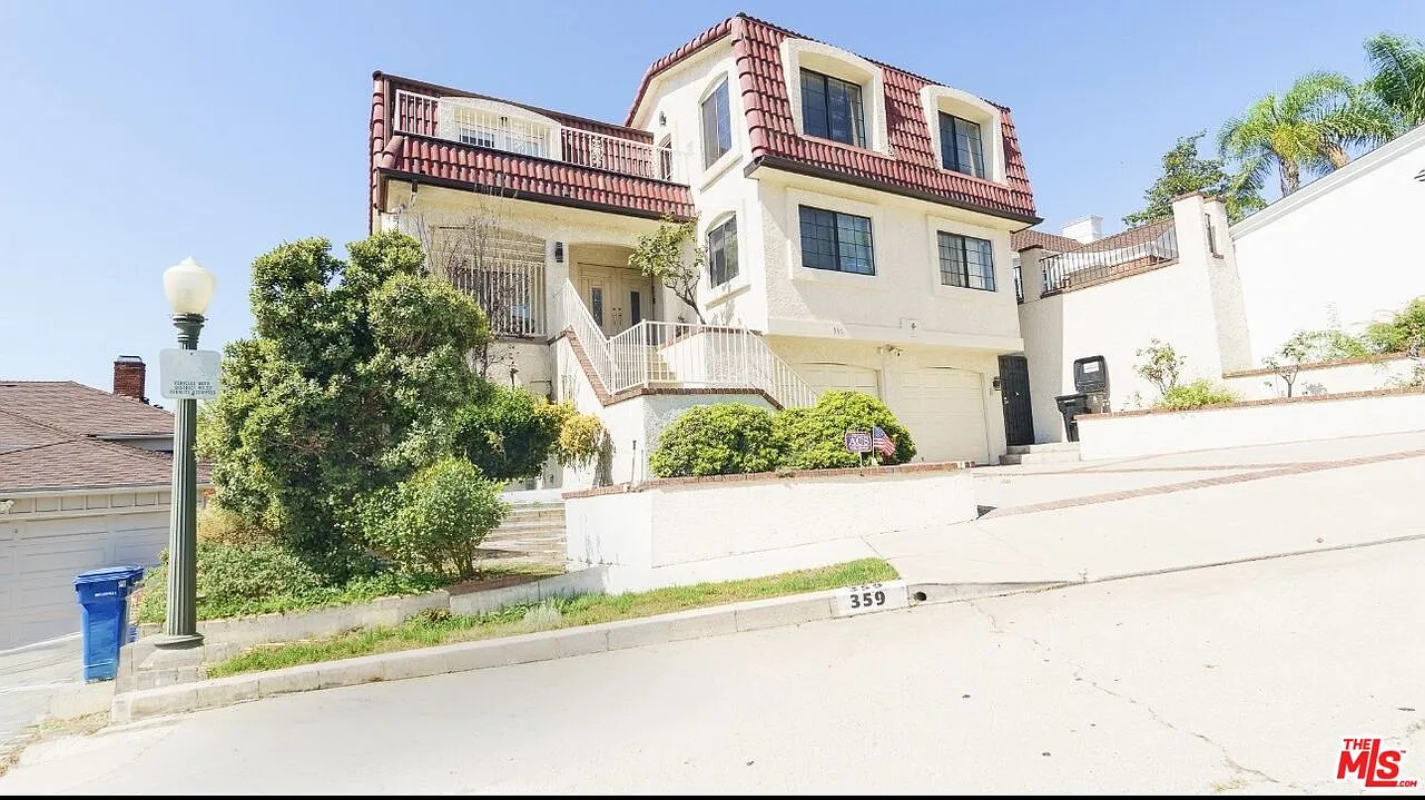 7 bed, 4.0 bath, 4050 sqft, $17,798 — Photo 1