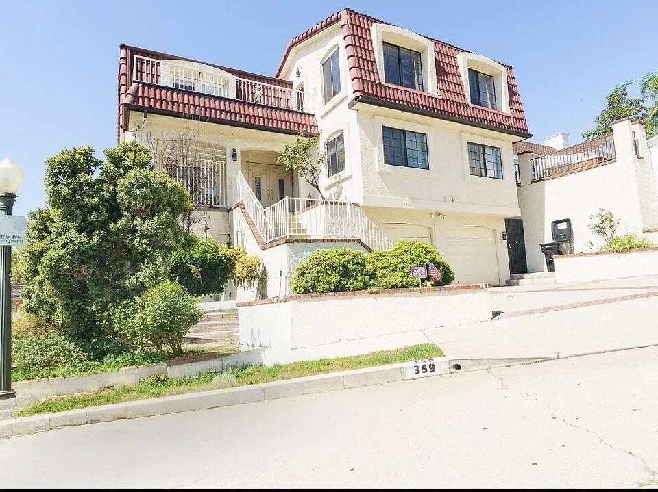 359 Dalkeith Ave