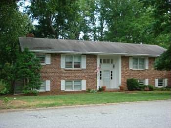 1st image of 14 Ivanhoe Cir