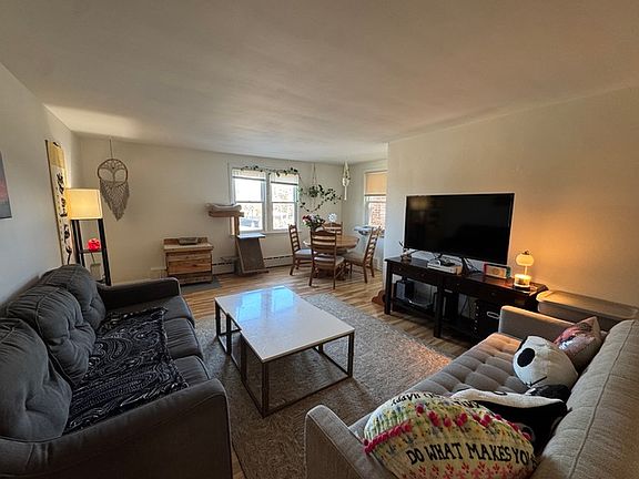 3rd image of 3S230 Warren Ave #1