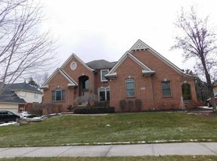 54052 Birchfield Dr W, Shelby Township, MI