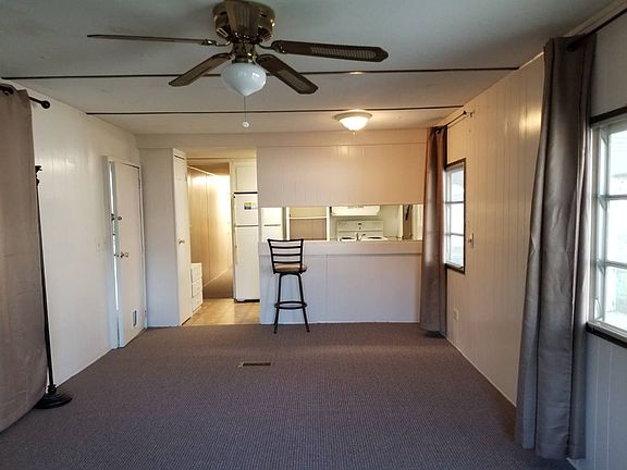 4th image of 744 Poinsettia St