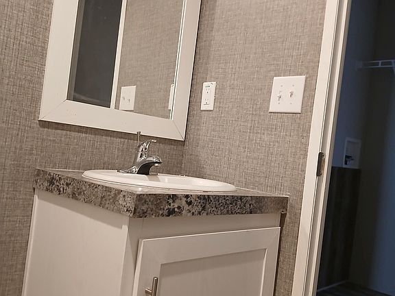 4th image of 305 Elms Rd #5B