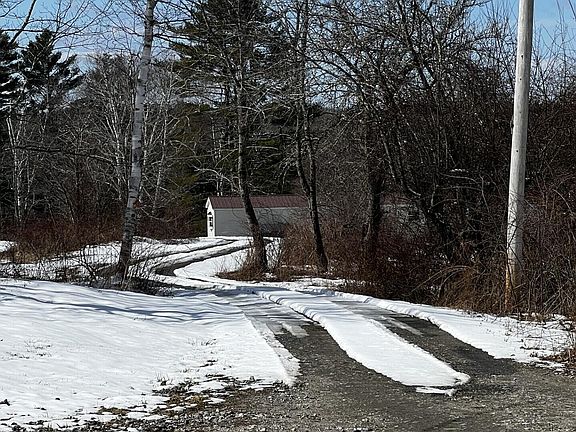 3rd image of 704 Gardiner Road