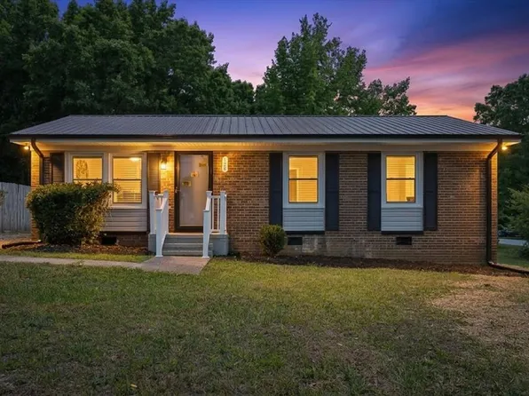 108 E Forest Trl, South Boston, VA 24592