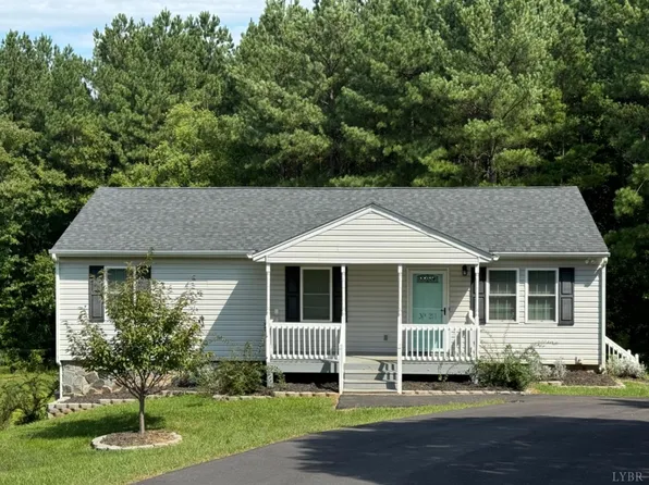 211 Courtney Ter, Altavista, VA 24517