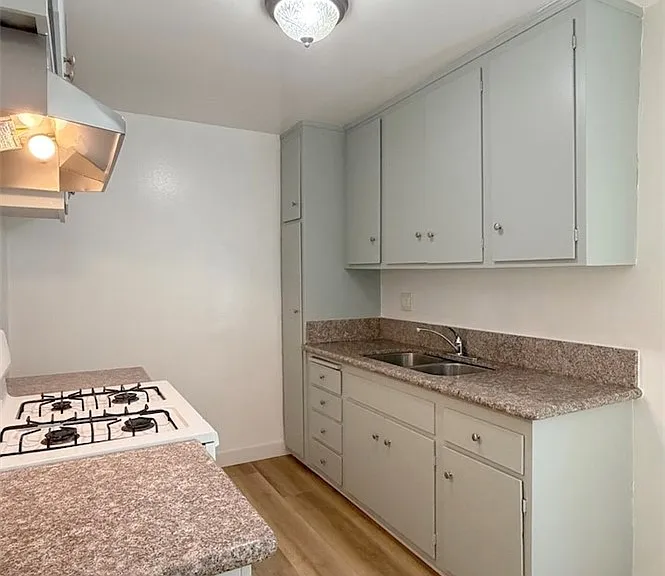 640 Ward St #2 — Photo 9