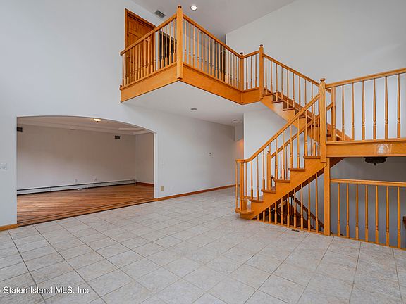 5th image of 30 Carlton Ct