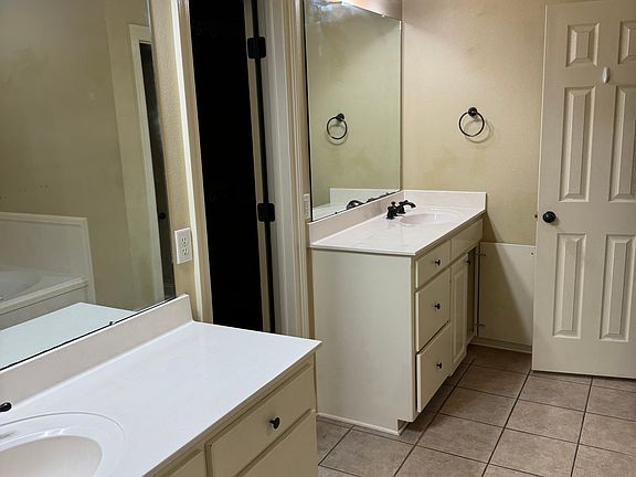 2nd image of 12311 Dutchtown Villa Dr