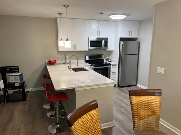 1207 University Ter APT F, Blacksburg, VA 24060