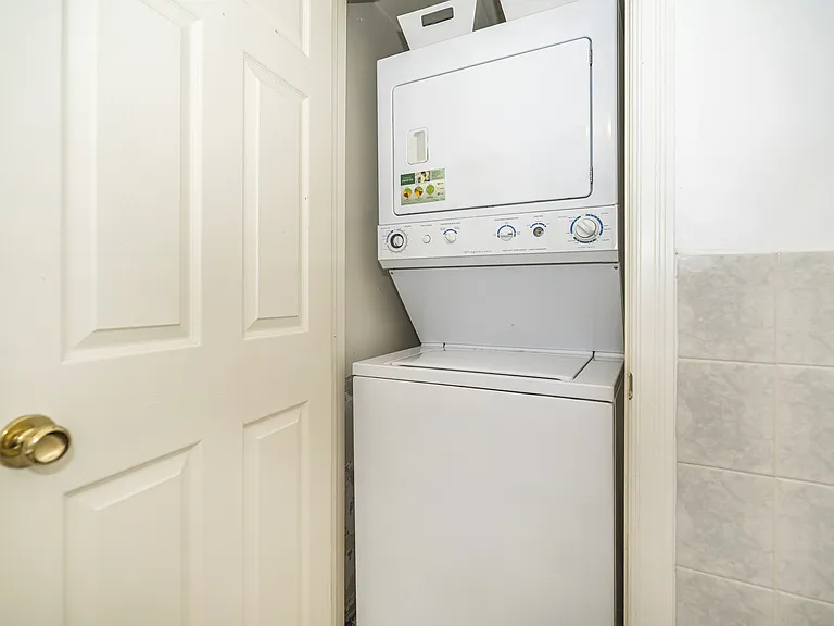 155 Robert St #B — Photo 10