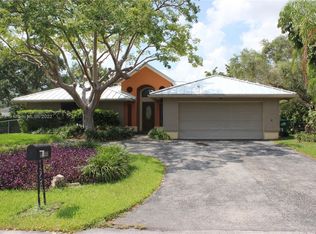 8500 SW 180th St, Palmetto Bay, FL 33157