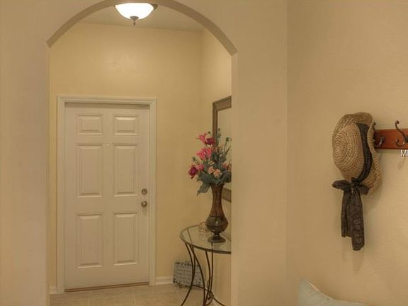 3rd image of 30546 Totteridge Pl