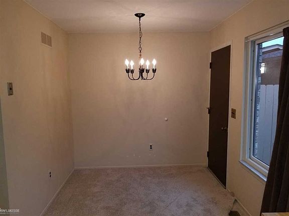 5th image of 13832 Barcroft Way