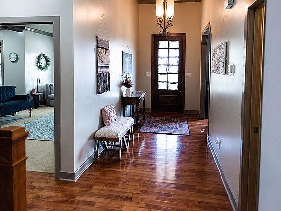 5th image of 403 Quapaw Dr
