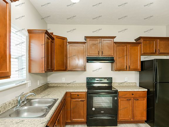 5th image of 2518 Apple Tree Ln