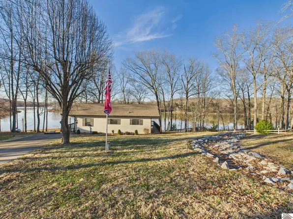 206 Lakeshore Dr N, Bumpus Mills, TN 37028