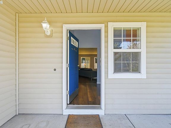 4th image of 1126 SE 182nd Ave