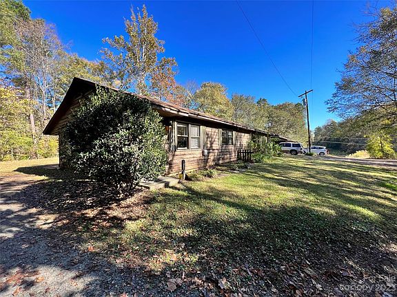 3rd image of 1965 Cabin Ln