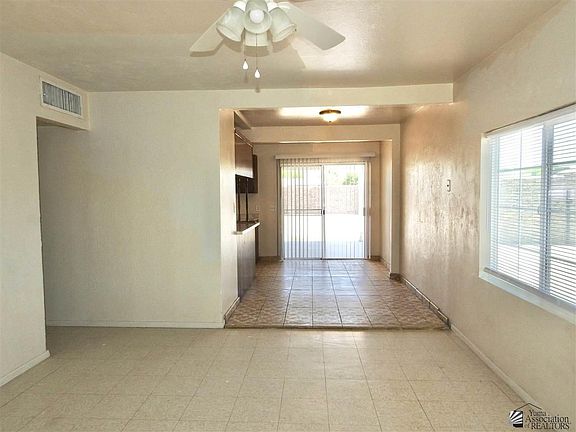 4th image of 2087 S 10th Ave