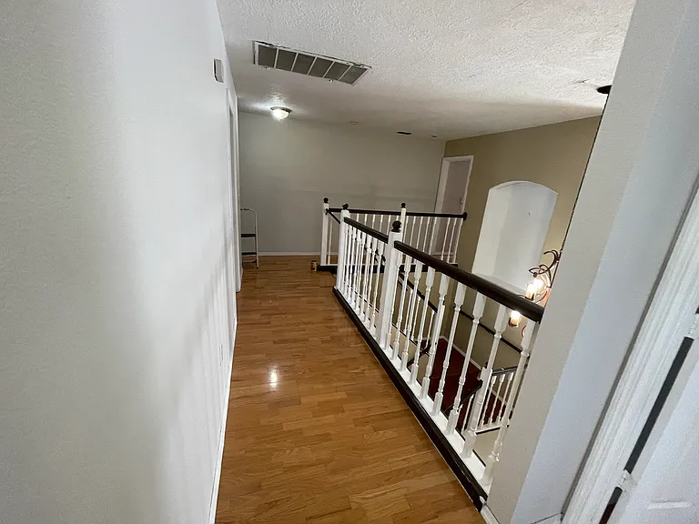 Bridgeview Cir — Photo 36