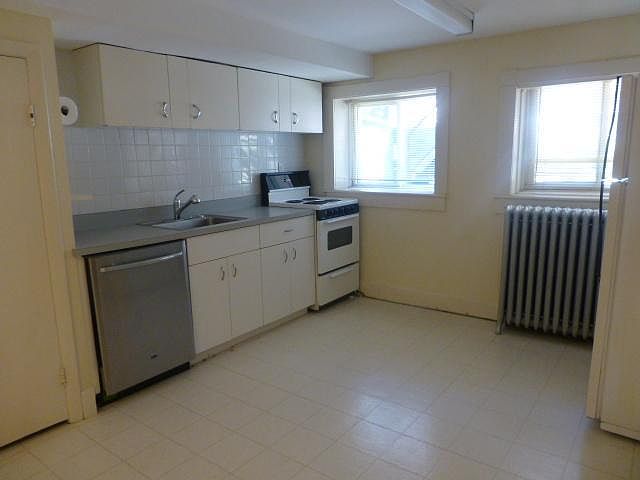 2nd image of 1750 Beacon St #10