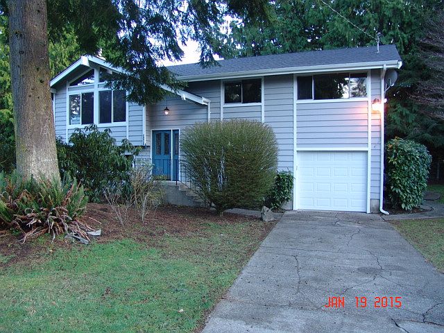 1st image of 28920 Beach Dr NE