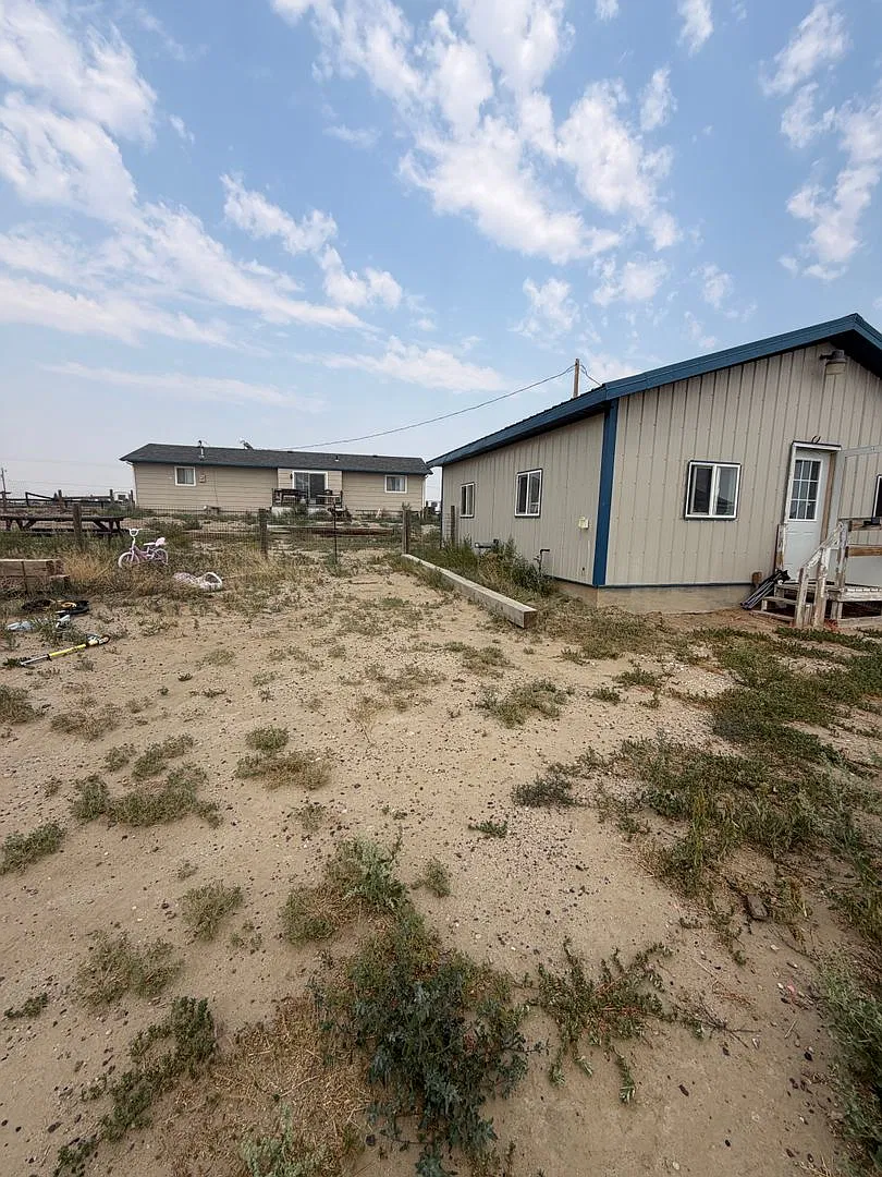 Small House — Photo 1