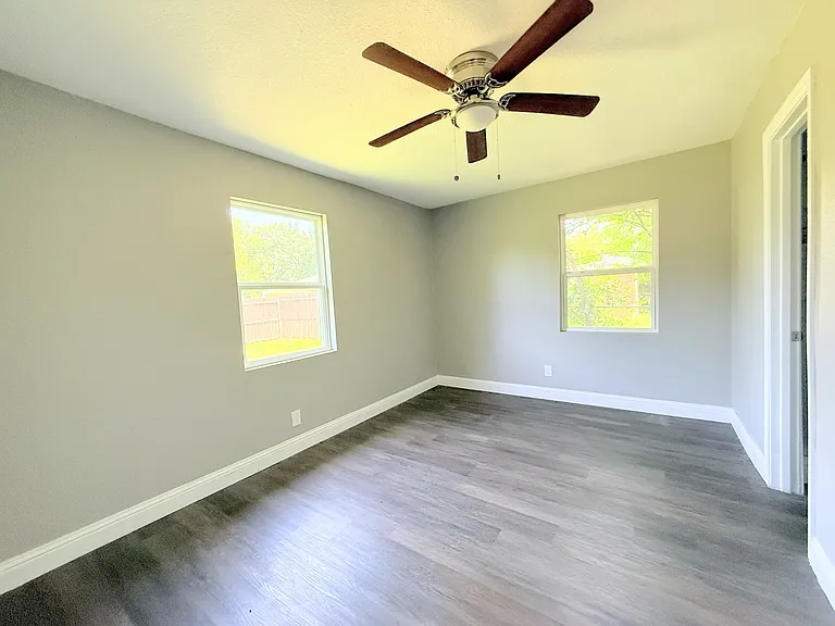 502 E Park Ave — Photo 11