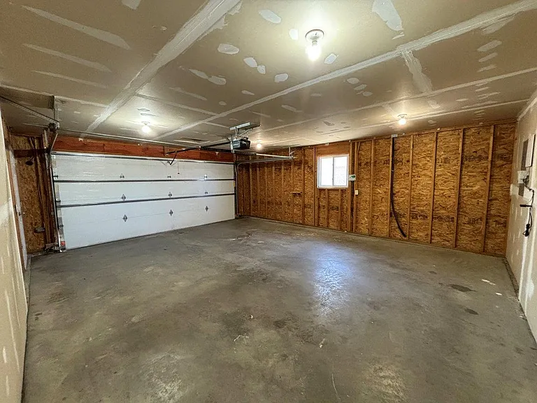 Ideal Twinhomes — Photo 29