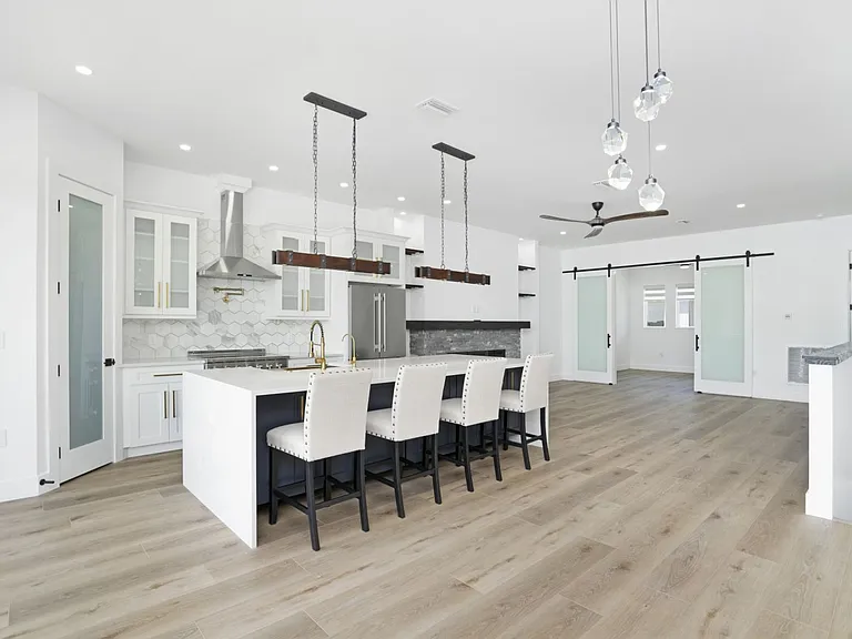 711 Tropical Dr — Photo 20