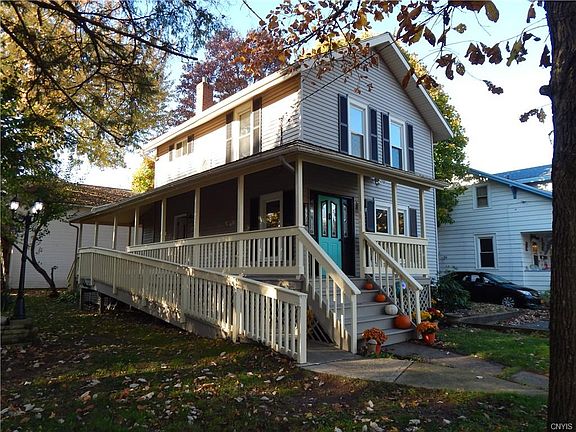 3rd image of 111 Herbert St