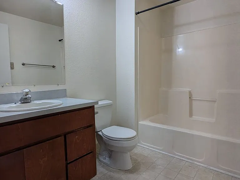 1217 R St #5 — Photo 12
