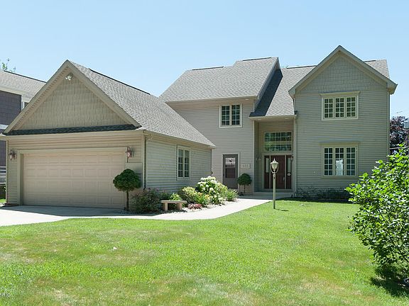 2nd image of 952 E Eagle Lake Dr