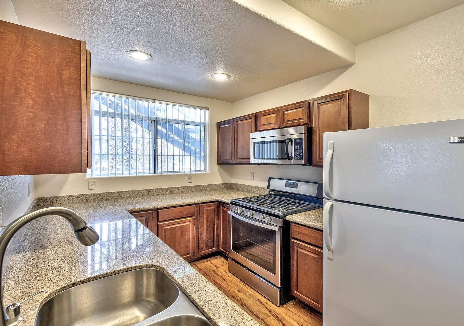 2201 Ramsgate Drive Unit#118, Henderson, Nevada 89074 * $250 credit toward the first month's rent.* — Photo 4