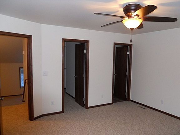 3rd image of 959 30th Ave W