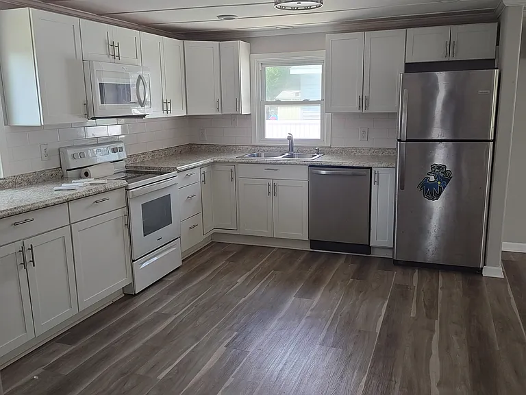 1124 Horseshoe Rd — Photo 6